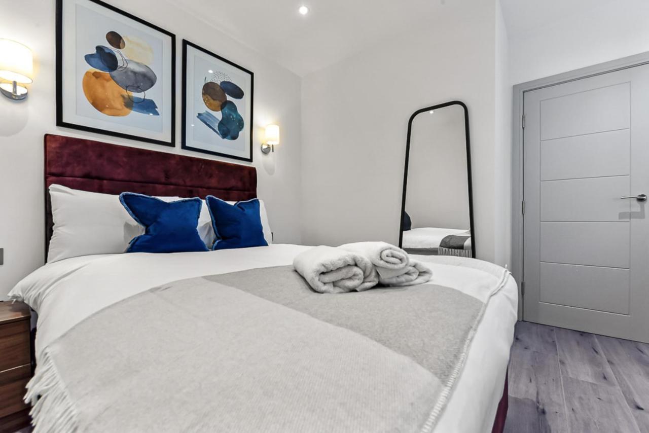 Amazing 2 Bedroom Apartment In Greater Лондон Екстериор снимка