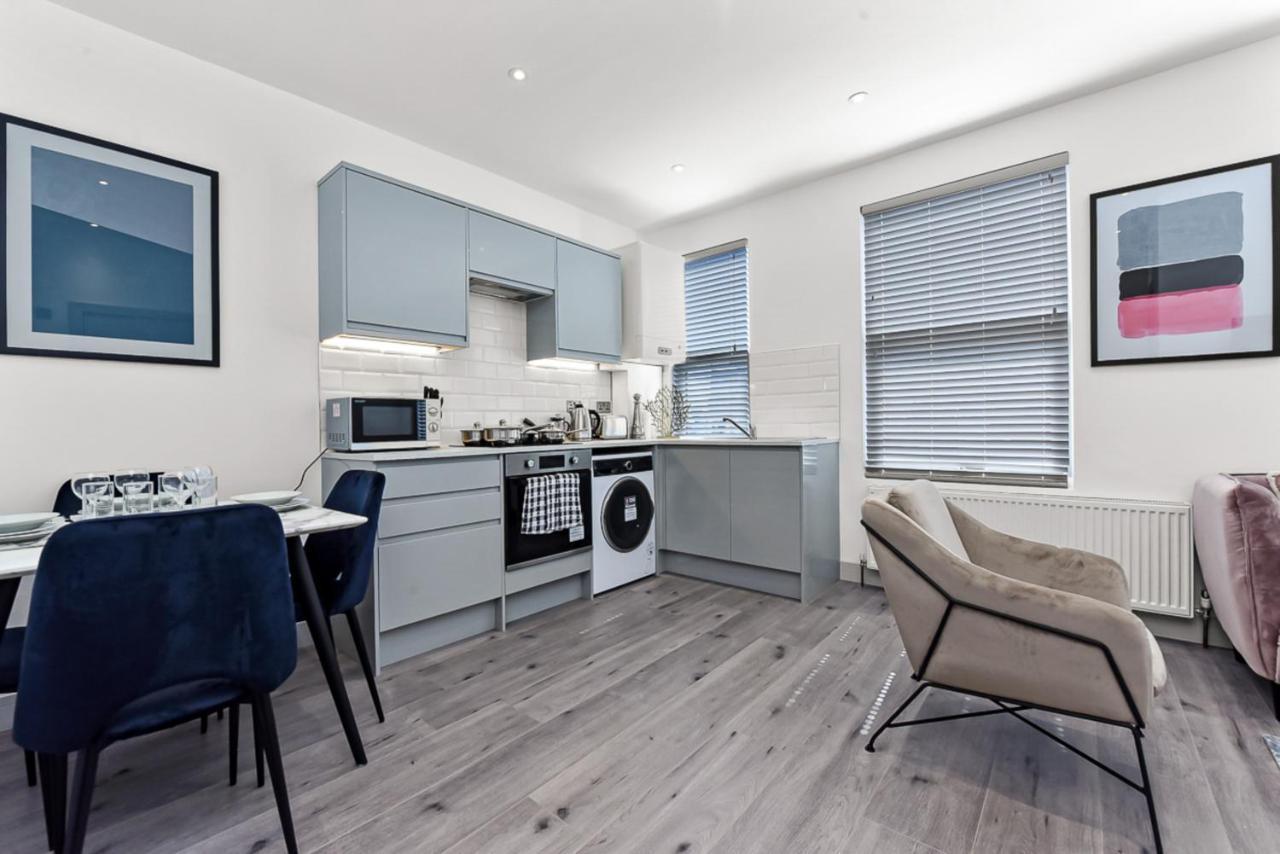 Amazing 2 Bedroom Apartment In Greater Лондон Екстериор снимка